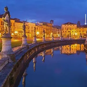Palazzo Carpediem-prato Della Valle Appartamento Padova